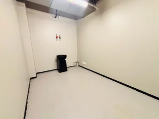 Salon Space to Let – Prime Location on Albertina Sisulu Road, Johannesburg