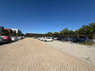 SANDOWN SQUARE BUSINESS PARK | OFFICE SPACE FOR SALE IN SANDOWN | 92m²