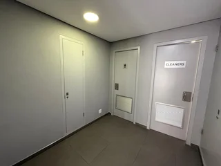 SANDOWN SQUARE BUSINESS PARK | OFFICE SPACE FOR SALE IN SANDOWN | 92m²