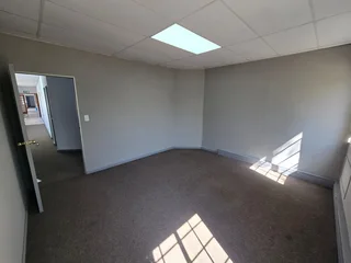 Prime Office Space to Let - The White House, Kempton Park