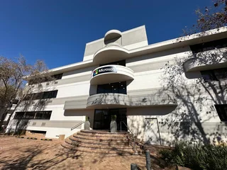 924m² Office To Let in Golf Park, Pinelands