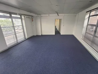 FAIRWAY CLOSE | OFFICE SPACE TO LET IN PAROW | 118m²