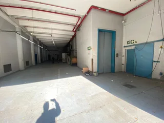 BLOEM STREET | SHOWROOM/RETAIL SPACE AVAILABLE FOR RENT | CAPE TOWN CBD | 1754m²