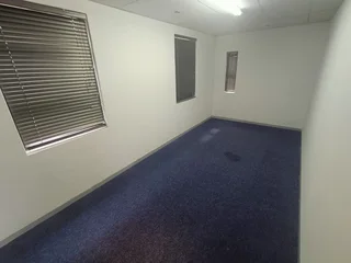 FAIRWAY CLOSE | OFFICE SPACE TO LET IN PAROW | 118m²