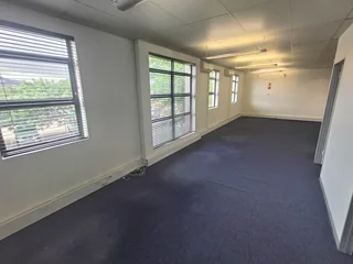 FAIRWAY CLOSE | OFFICE SPACE TO LET IN PAROW | 118m²