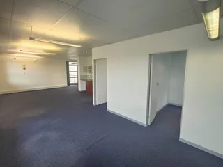 FAIRWAY CLOSE | OFFICE SPACE TO LET IN PAROW | 118m²