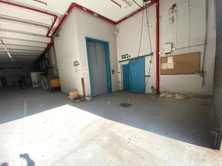 BLOEM STREET | SHOWROOM/RETAIL SPACE AVAILABLE FOR RENT | CAPE TOWN CBD | 1754m²