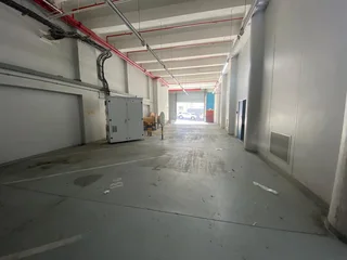 BLOEM STREET | SHOWROOM/RETAIL SPACE AVAILABLE FOR RENT | CAPE TOWN CBD | 1754m²