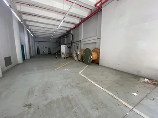 BLOEM STREET | SHOWROOM/RETAIL SPACE AVAILABLE FOR RENT | CAPE TOWN CBD | 1754m²