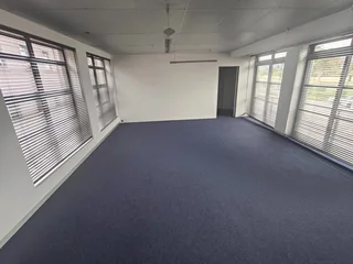 FAIRWAY CLOSE | OFFICE SPACE TO LET IN PAROW | 118m²