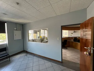 Medical Suite to Let in Mayo Medical Centre, Constantia Kloof, Roodepoort