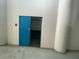 BLOEM STREET | SHOWROOM/RETAIL SPACE AVAILABLE FOR RENT | CAPE TOWN CBD | 1754m²