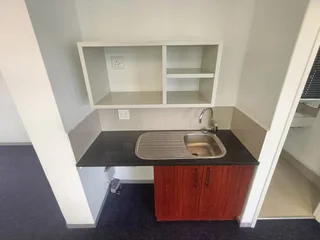 FAIRWAY CLOSE | OFFICE SPACE TO LET IN PAROW | 118m²