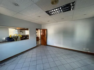 Medical Suite to Let in Mayo Medical Centre, Constantia Kloof, Roodepoort