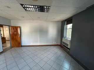 Medical Suite to Let in Mayo Medical Centre, Constantia Kloof, Roodepoort