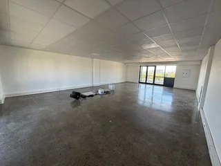 SANDOWN SQUARE BUSINESS PARK | OFFICE SPACE FOR SALE IN SANDOWN | 92m²