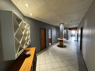 Medical Suite to Let in Mayo Medical Centre, Constantia Kloof, Roodepoort