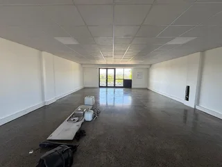 SANDOWN SQUARE BUSINESS PARK | OFFICE SPACE FOR SALE IN SANDOWN | 92m²