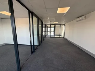 SANDOWN SQUARE BUSINESS PARK | OFFICE UNITS FOR SALE IN TABLE VIEW | 188m²