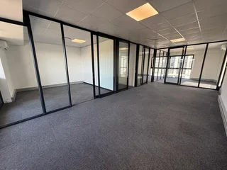 SANDOWN SQUARE BUSINESS PARK | OFFICE UNITS FOR SALE IN TABLE VIEW | 188m²