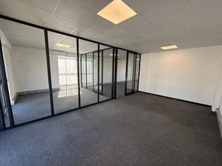 SANDOWN SQUARE BUSINESS PARK | OFFICE UNITS FOR SALE IN TABLE VIEW | 188m²