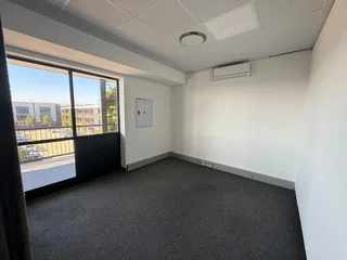 SANDOWN SQUARE BUSINESS PARK | OFFICE UNITS FOR SALE IN TABLE VIEW | 188m²