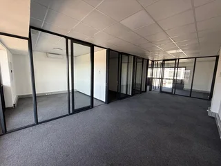 SANDOWN SQUARE BUSINESS PARK | OFFICE UNITS FOR SALE IN TABLE VIEW | 188m²