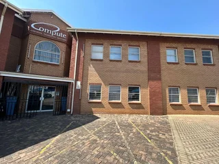 Prominent First-Floor Commercial Space to Let at 141 Ontdekkers Road, Horison, Roodepoort