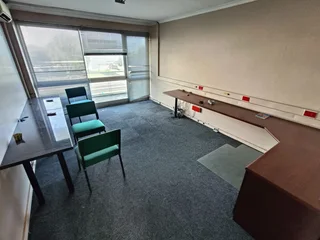PAROW VALLEY | OFFICE SPACE TO RENT |  PAROW | 246m²
