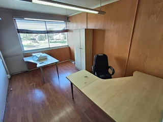 PAROW VALLEY | OFFICE SPACE TO RENT |  PAROW | 246m²