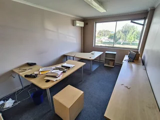 PAROW VALLEY | OFFICE SPACE TO RENT |  PAROW | 246m²