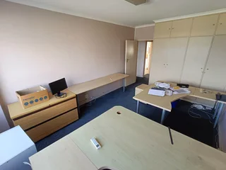 PAROW VALLEY | OFFICE SPACE TO RENT |  PAROW | 246m²