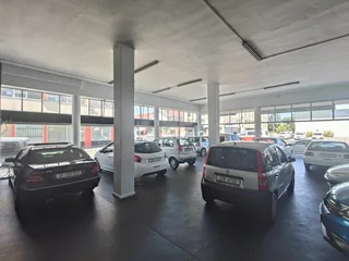 TOWNSEND ESTATE | CAR SHOWROOM TO RENT | GOODWOOD | 450m²