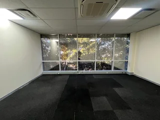 A grade office component to let in Ferndale