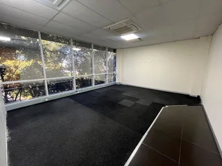 A grade office component to let in Ferndale