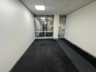 A grade office component to let in Ferndale