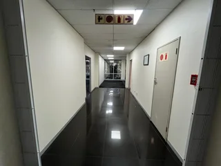 A grade office component to let in Ferndale