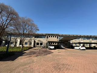 First Floor Office To Let in Central Park, 400 16th Road, Midrand