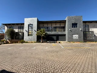 Prime Showroom and Warehouse Space to Let - Constantia Kloof, Roodepoort