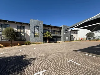 Prime Showroom and Warehouse Space to Let - Constantia Kloof, Roodepoort