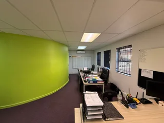 Modern Ground Floor Office to Let - Bergzicht Office Park, Allens Nek, Roodepoort