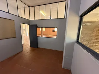 CORNER CRADOCK AND WARREN STREET | LYTTELTON MANOR | CENTURION