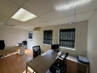 Modern Ground Floor Office to Let - Bergzicht Office Park, Allens Nek, Roodepoort