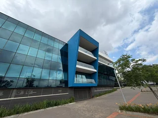 Prime A-Grade Commercial Building for Sale – 41 Scott Street, Waverley, Johannesburg