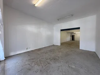 Prime Retail Space to Let - Palm Court Shopping Centre, Roodepoort