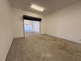 Prime Retail Space to Let - Palm Court Shopping Centre, Roodepoort