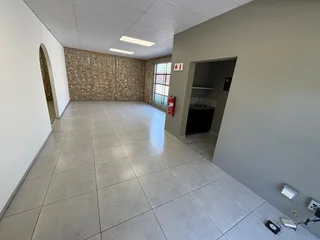 Modern Office Unit to Let - 88 Richards Drive, Halfway House, Midrand