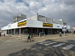 Prime Retail Space to Let - 35 Clinton Road, Alberton