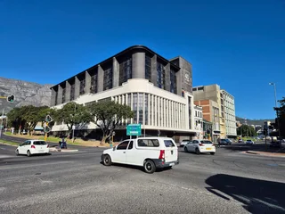 SIR LOWRY ROAD | RETAIL SPACE TO RENT | WOODSTOCK | 83m²