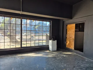 SIR LOWRY ROAD | RETAIL SPACE TO RENT | WOODSTOCK | 83m²